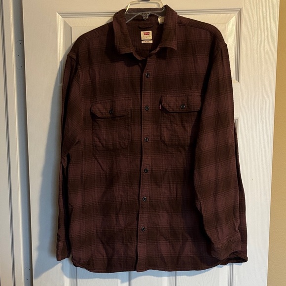 Levi’s men’s maroon plaid long sleeve button down flannel shirt size large - Picture 1 of 8